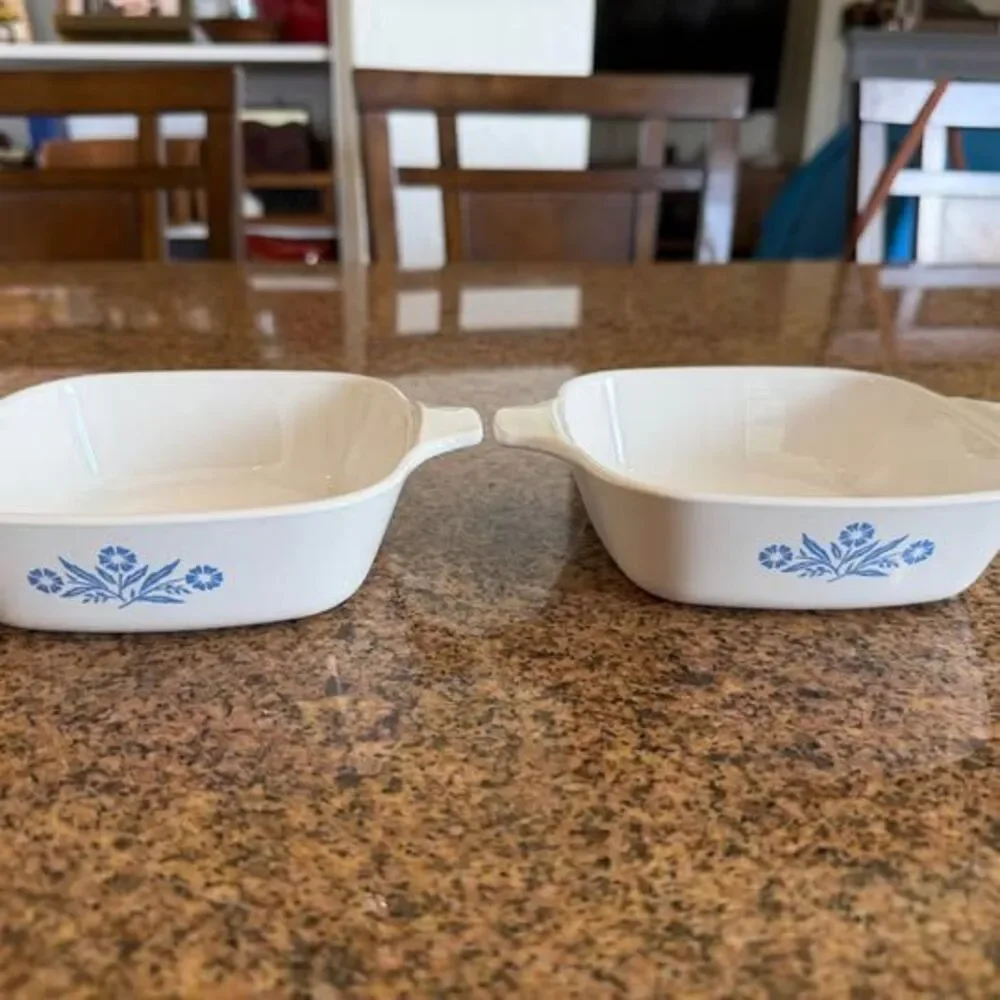 Vintage 3pc Corning Ware casserole dishes in the iconic Blue Cornflower pattern